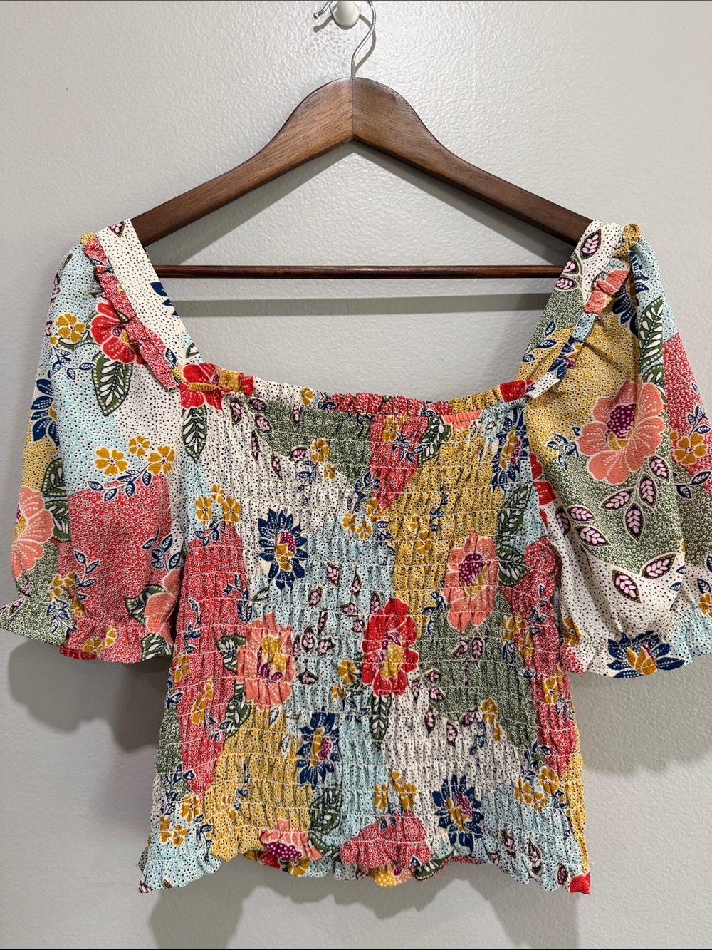 Monteau Los Angeles Smocked Floral Sleeve Blouse size XL - Picture 2 of 3